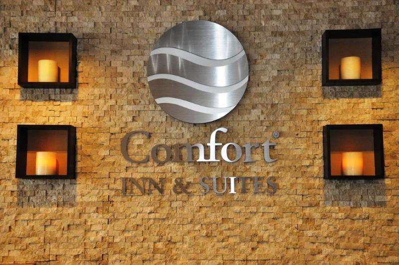 Comfort Inn & Suites Sturbridge-Brimfield Kültér fotó