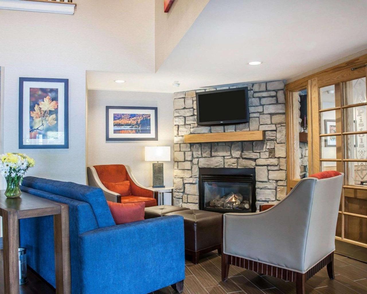 Comfort Inn & Suites Sturbridge-Brimfield Kültér fotó