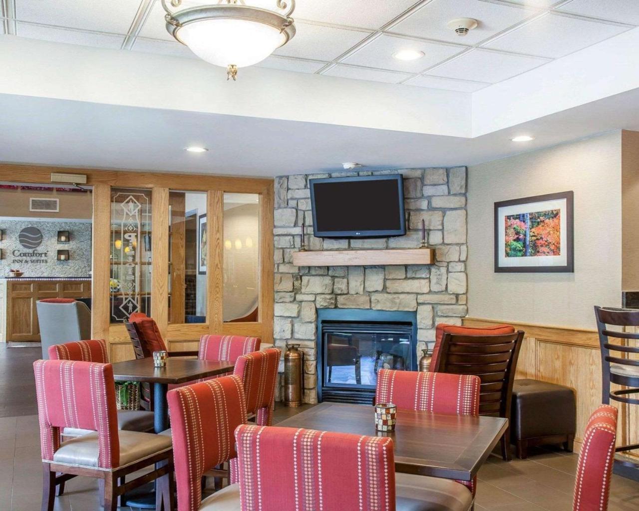 Comfort Inn & Suites Sturbridge-Brimfield Kültér fotó