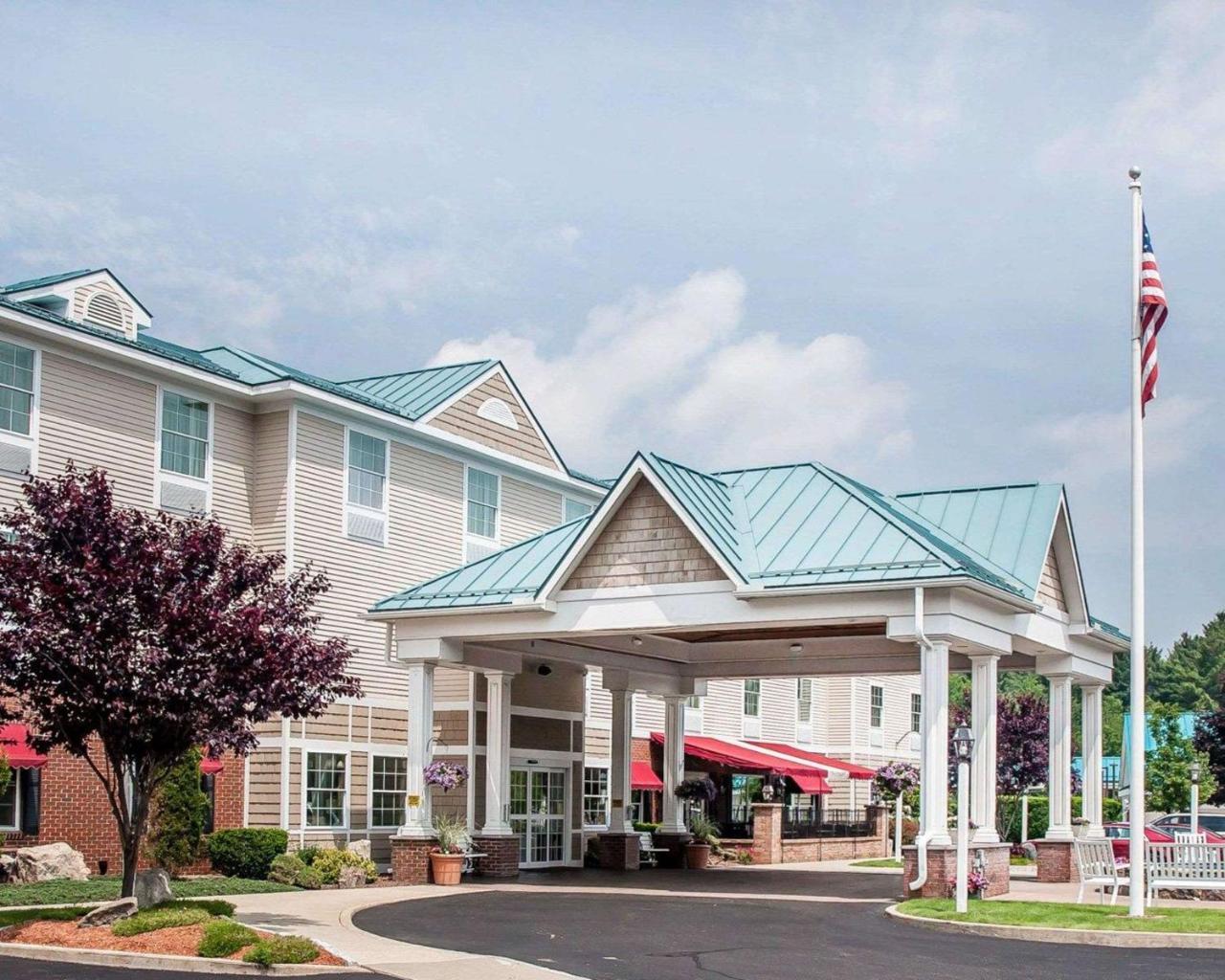 Comfort Inn & Suites Sturbridge-Brimfield Kültér fotó