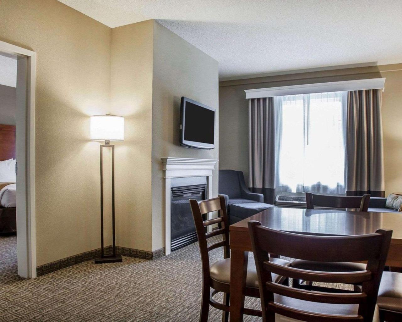 Comfort Inn & Suites Sturbridge-Brimfield Kültér fotó